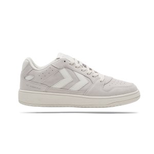 hummel-st-power-play-suede-weiss-f9806-216062-lifestyle_right_out.png