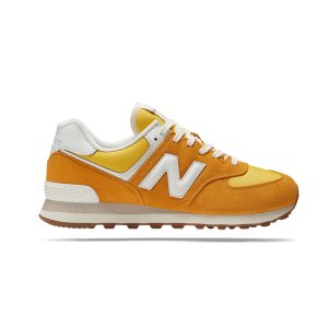 new-balance-574-gold-frc2-u574-lifestyle_right_out.png