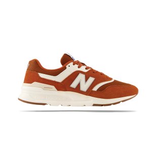 new-balance-997-rot-fhtg-cm997-lifestyle_right_out.png