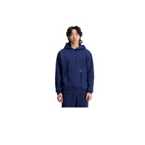 new-balance-essentials-winter-hoody-blau-fnny-mt33516-lifestyle_front.png