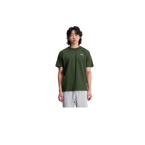 new-balance-essentials-winter-t-shirt-gruen-fkou-mt33517-lifestyle_front.png