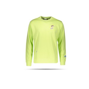 nike-essential-french-terry-crew-sweatshirt-f736-dj6914-lifestyle_front.png