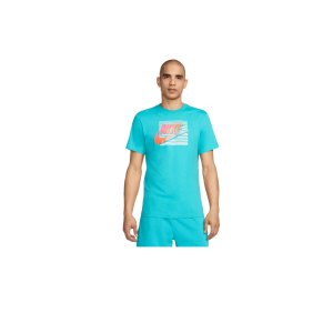 nike-t-shirt-gruen-f345-fq7995-lifestyle_front.png