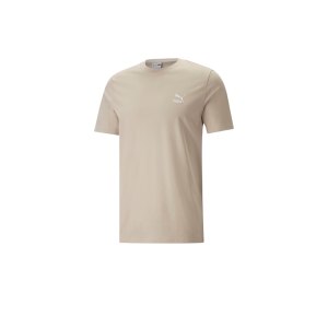 puma-classics-small-logo-t-shirt-braun-f88-535587-lifestyle_front.png