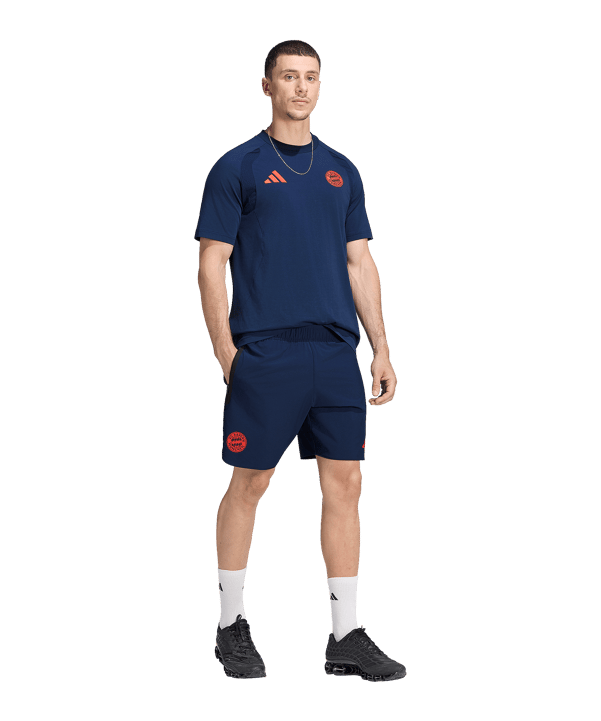 adidas FC Bayern München Tiro Travel Short Blau - blau